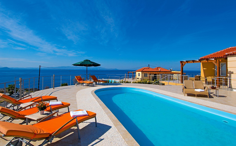 Luxurious villa overlooking Tersanas Beach in Crete