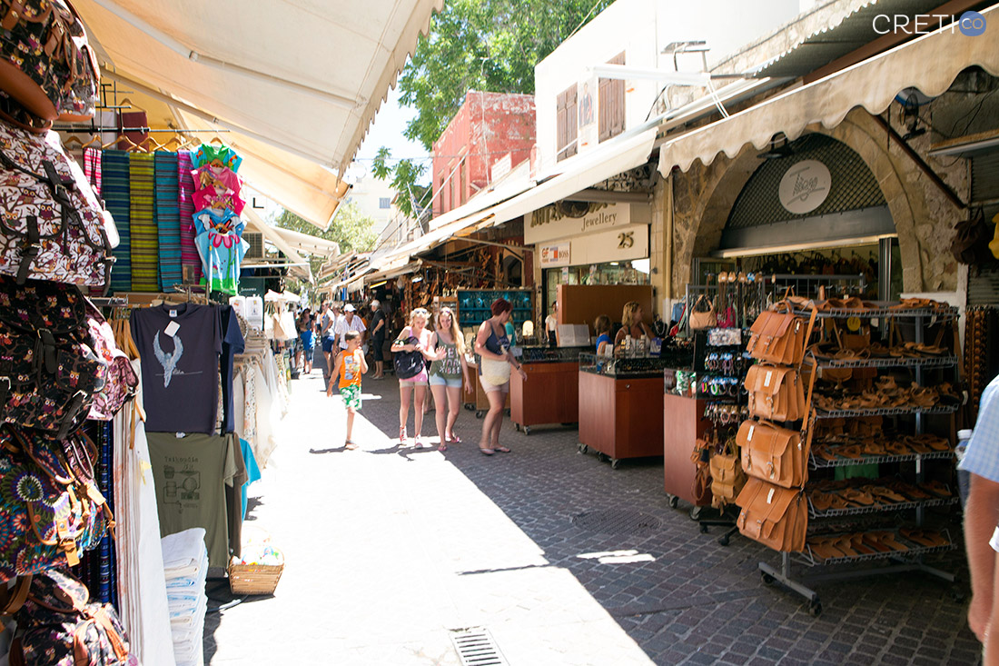 Stivanadika street offers numerous gift shops you can visit