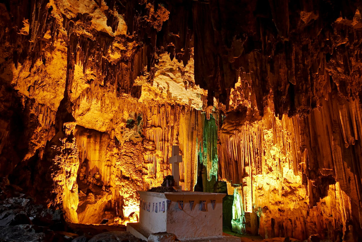 The impressive cave of Melidoni