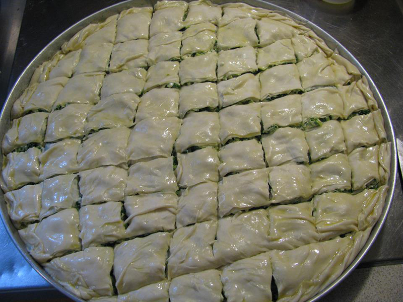 "Mpoureki" is ready for the oven