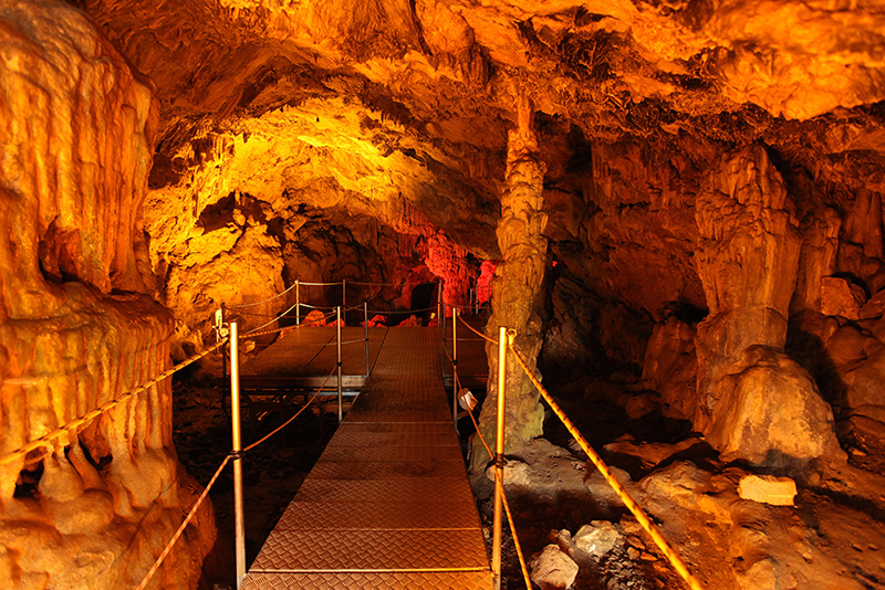 Sfendoni Cave in Crete