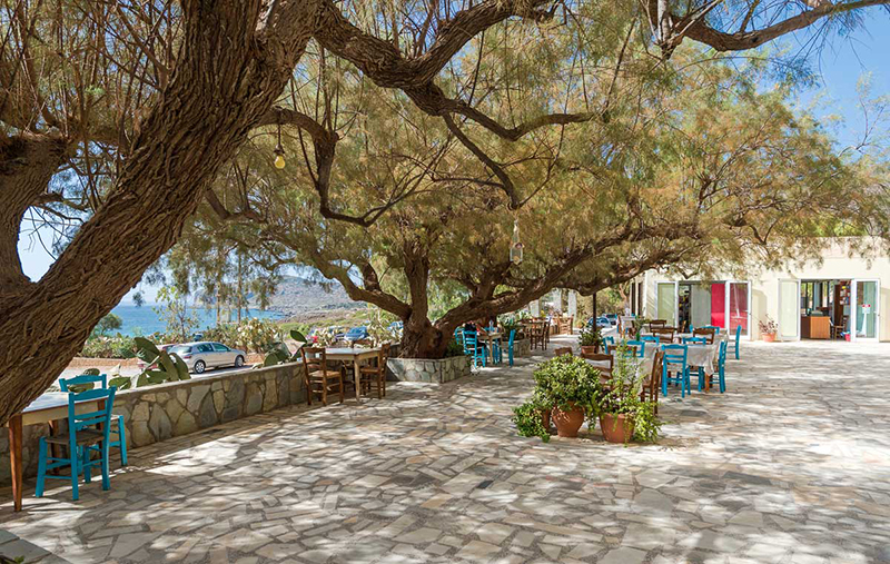 Tavern with traditional Cretan cuisine with view to Falassarna beach