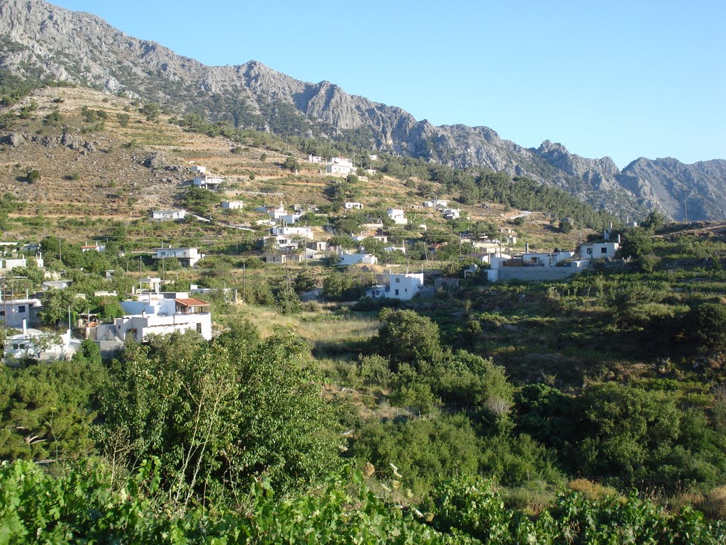 Hiking In Crete: Thripti village in Kavousi