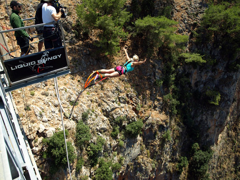 Bungee jumping from Aradena bridge