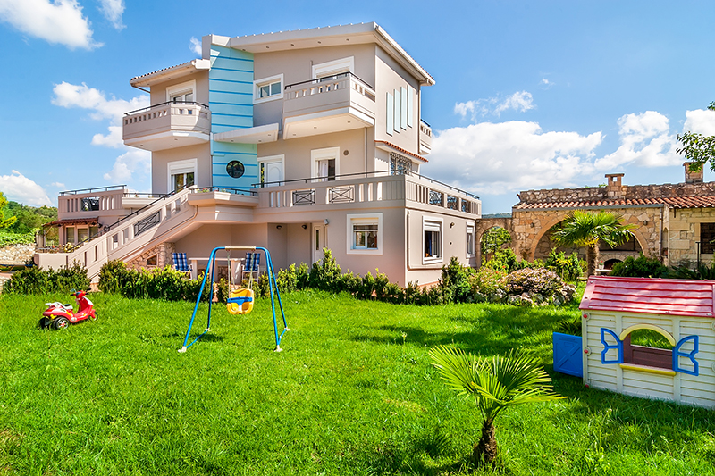 Family holiday villa in Vryses, Chania