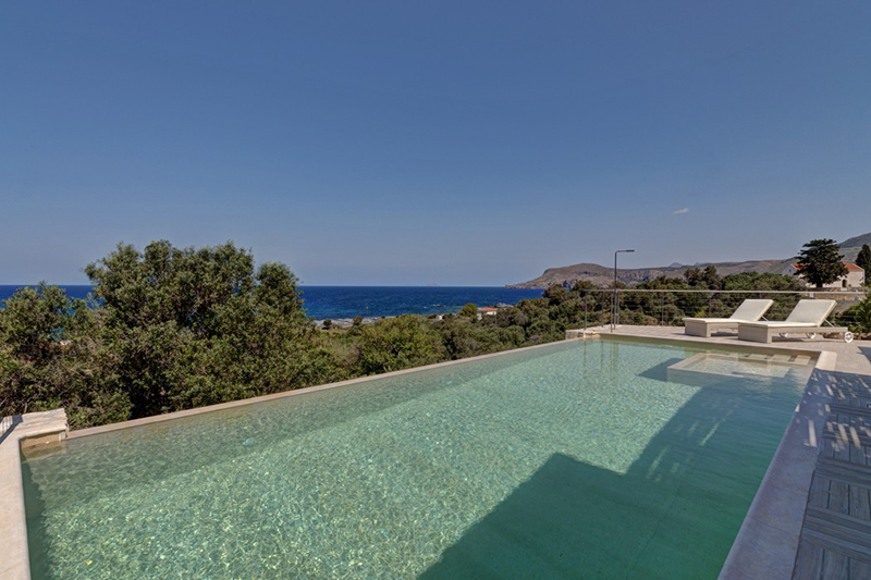 Holiday villa with pool near Kissamos